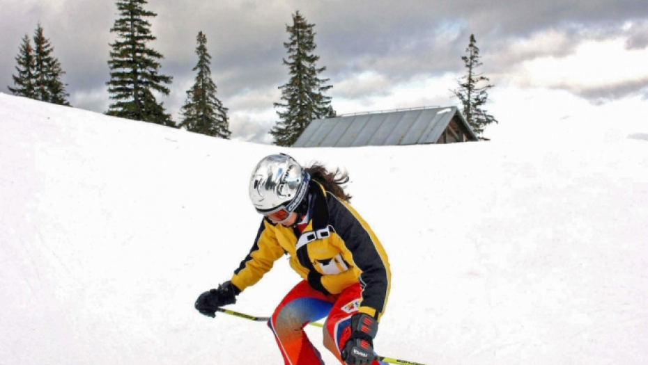 Skijanje Skijaš Zima Zimski odmor Planina Sneg