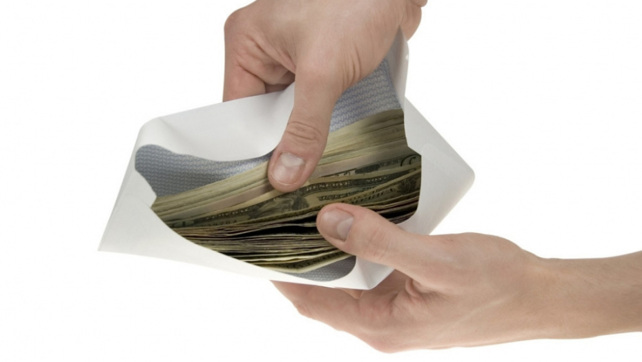 Mito Korupcija Novac Pare Dolari u koverti Koverta sa novcem