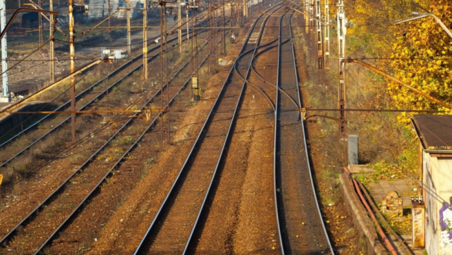 Železnička pruga Železnički kolosek Šine Voz Železnica