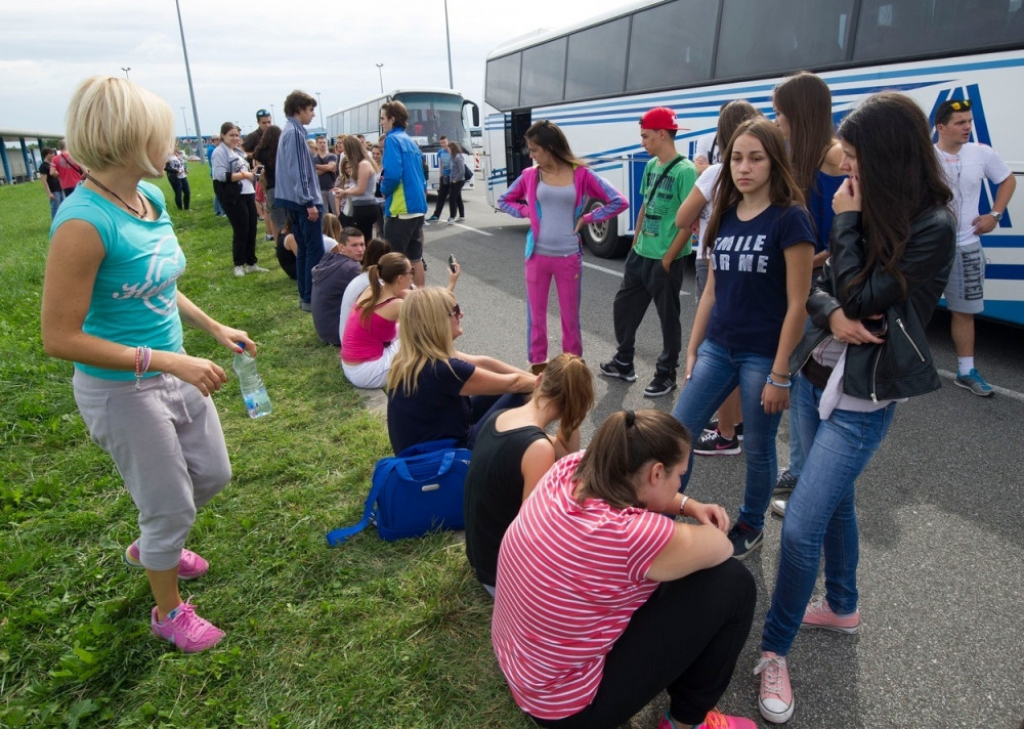 Srpska deca čekaju na granici Hrvatska-Slovenija