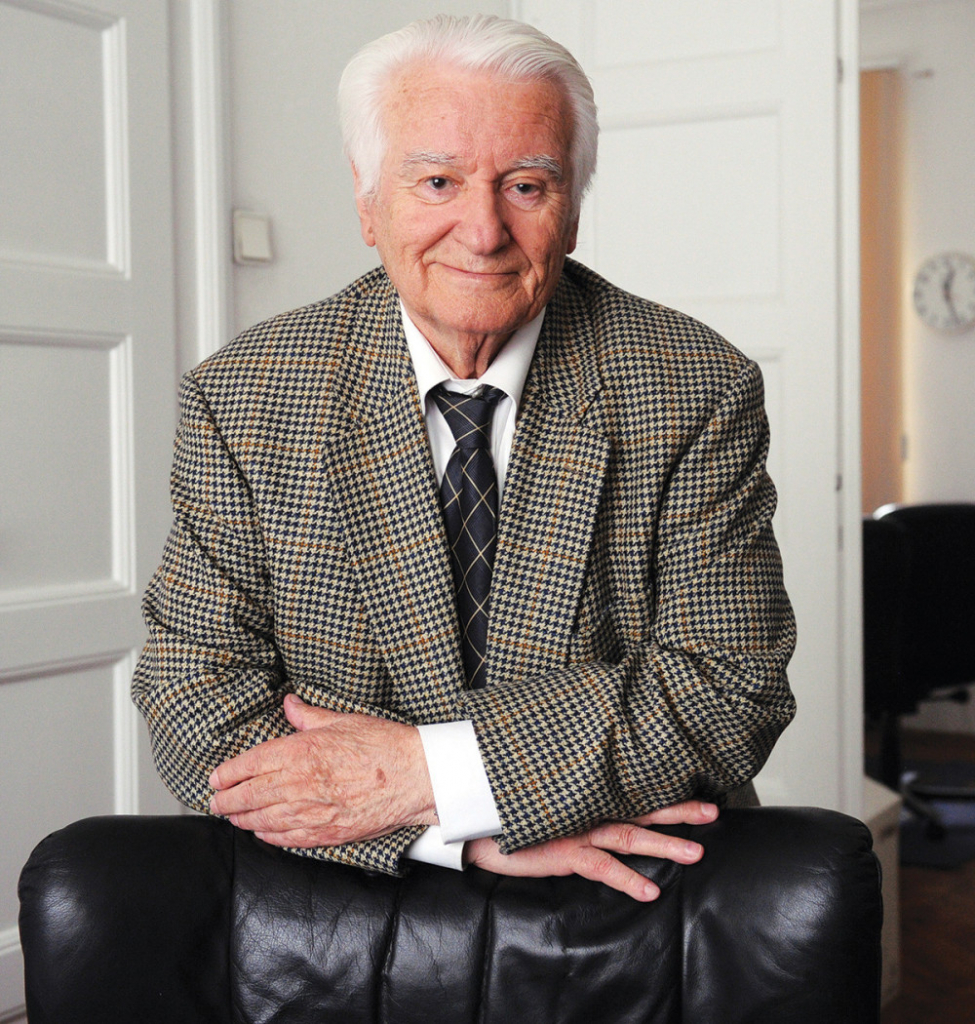 Dragoljub Mićunović