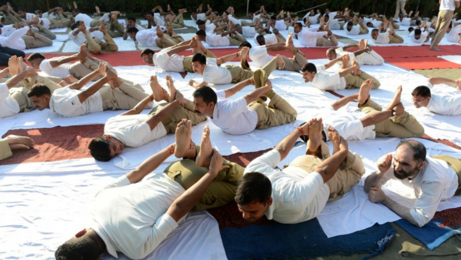 Zatvoranici, Indija, joga