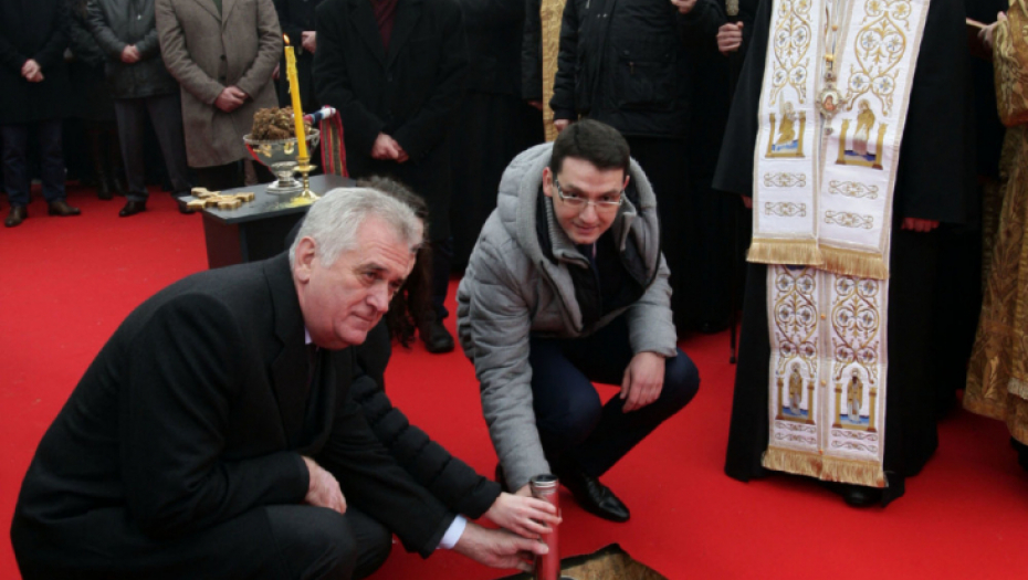 Tomislav Nikolic polaže kamen temeljac u Kragujevcu 