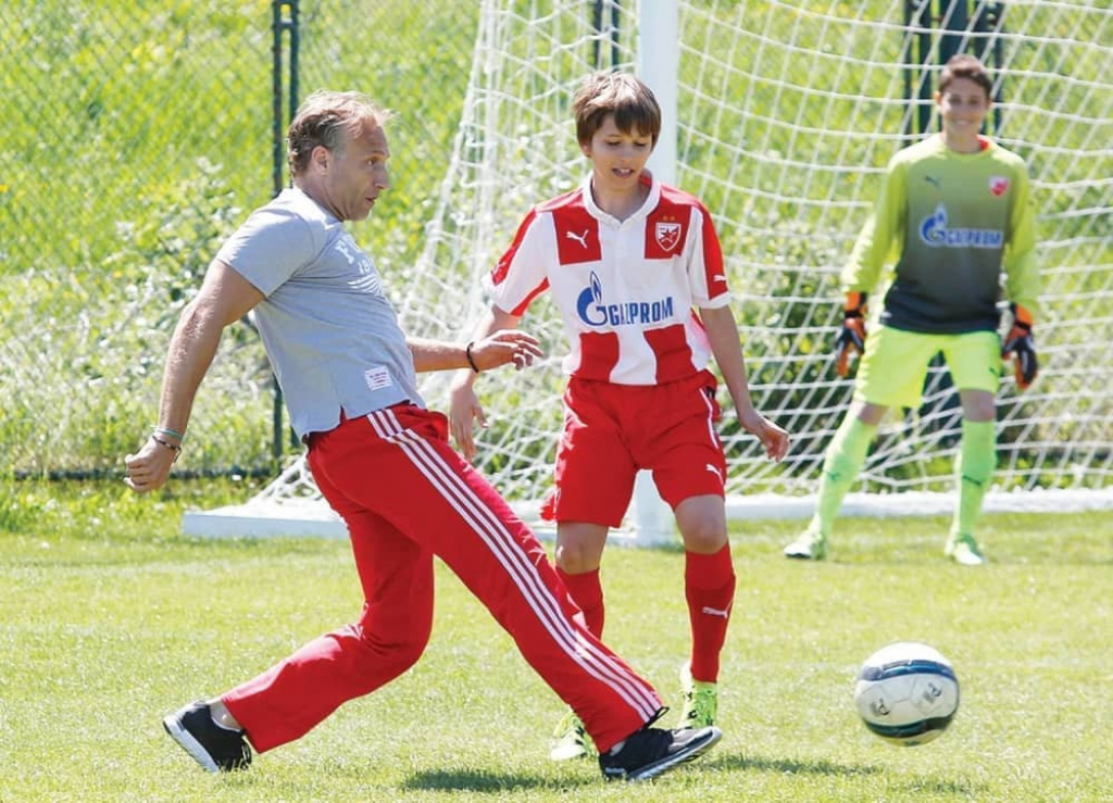 Milan je čas golman, čas fudbaler