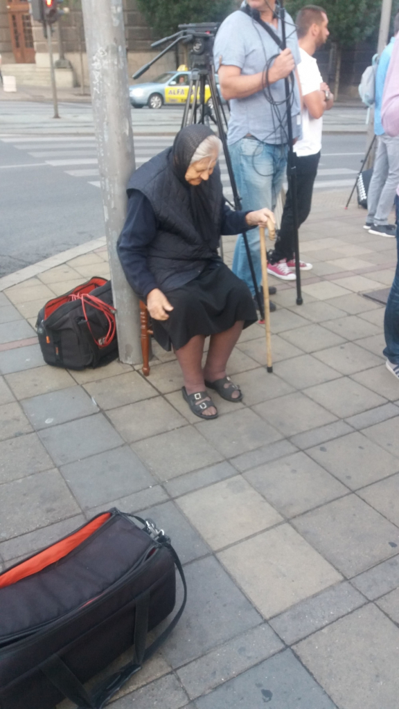 Baka iz Mirijeva čeka kod Vučića