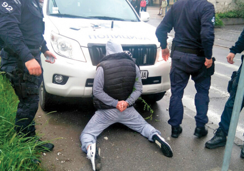 U poteru bila uključena i interventna jedinica