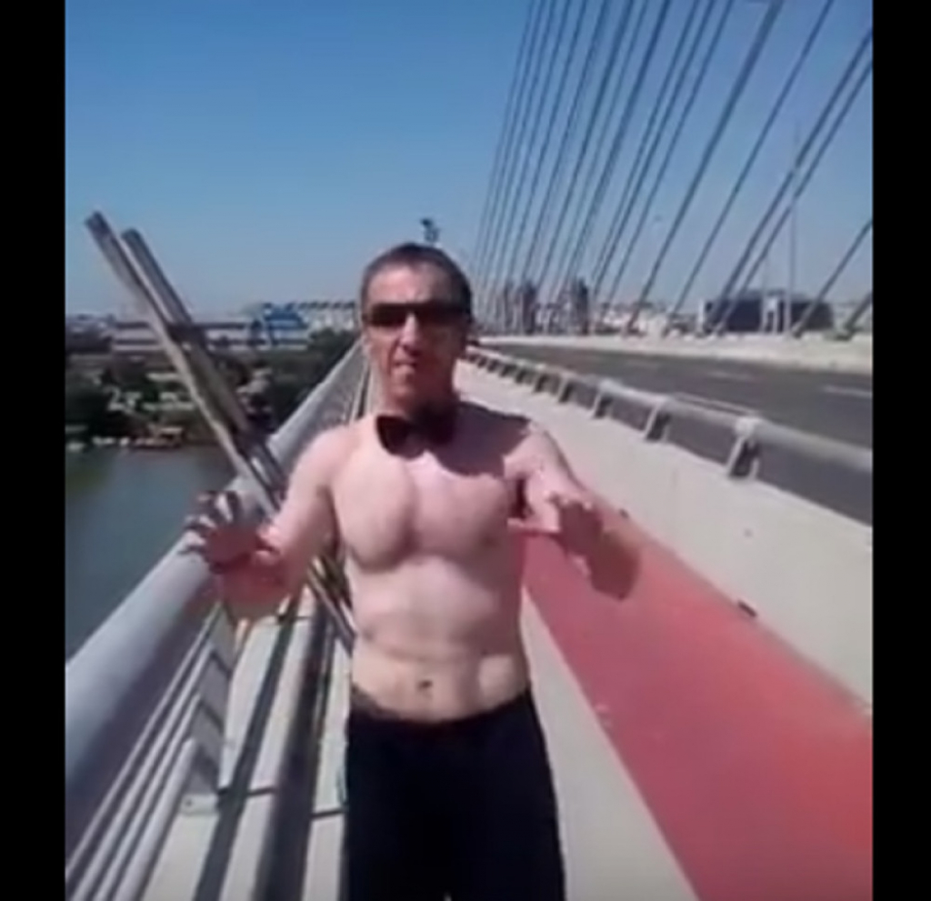 Skočio sa mosta na Adi sa mašnom