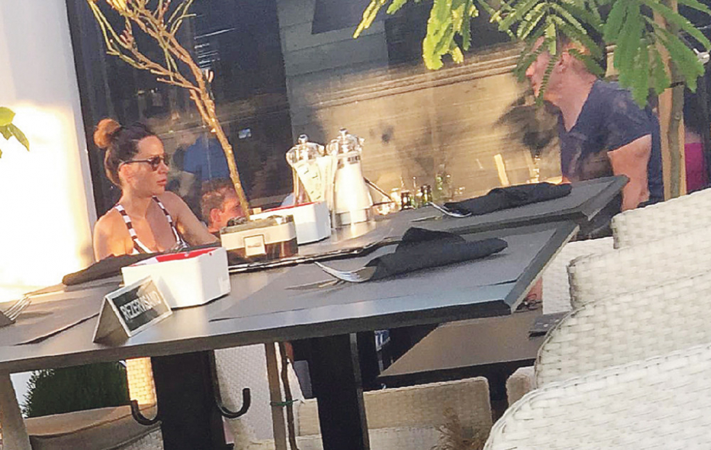 Buduća mama je sve vreme pila vodu