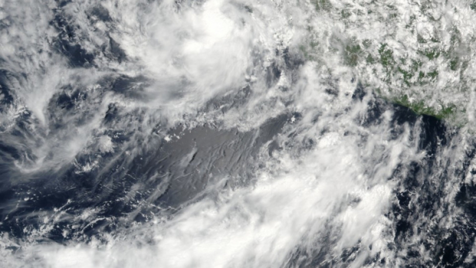 Tropska oluja - satelitski prikaz
