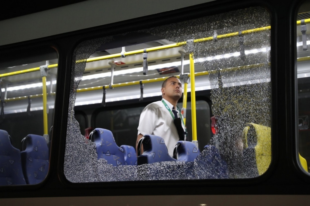 Napadnut autobus s novinarima u Riju