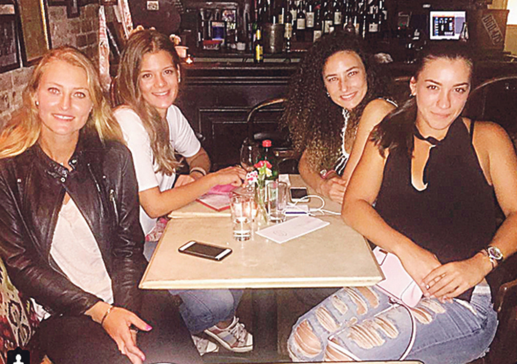 Kristina Mladenović i Danka Kovinić su u Njujorku jele ćevape