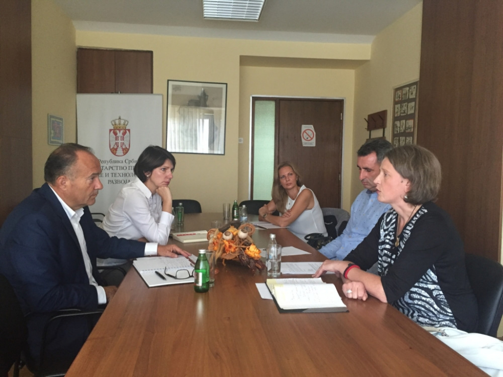 Ministar Šarčević u razgovoru sa roditeljima pokojnog Alekse
