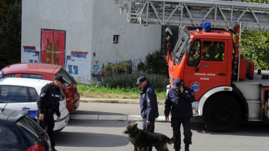 Akcija policije u Žarkovu policijski pas vatrogasci policija