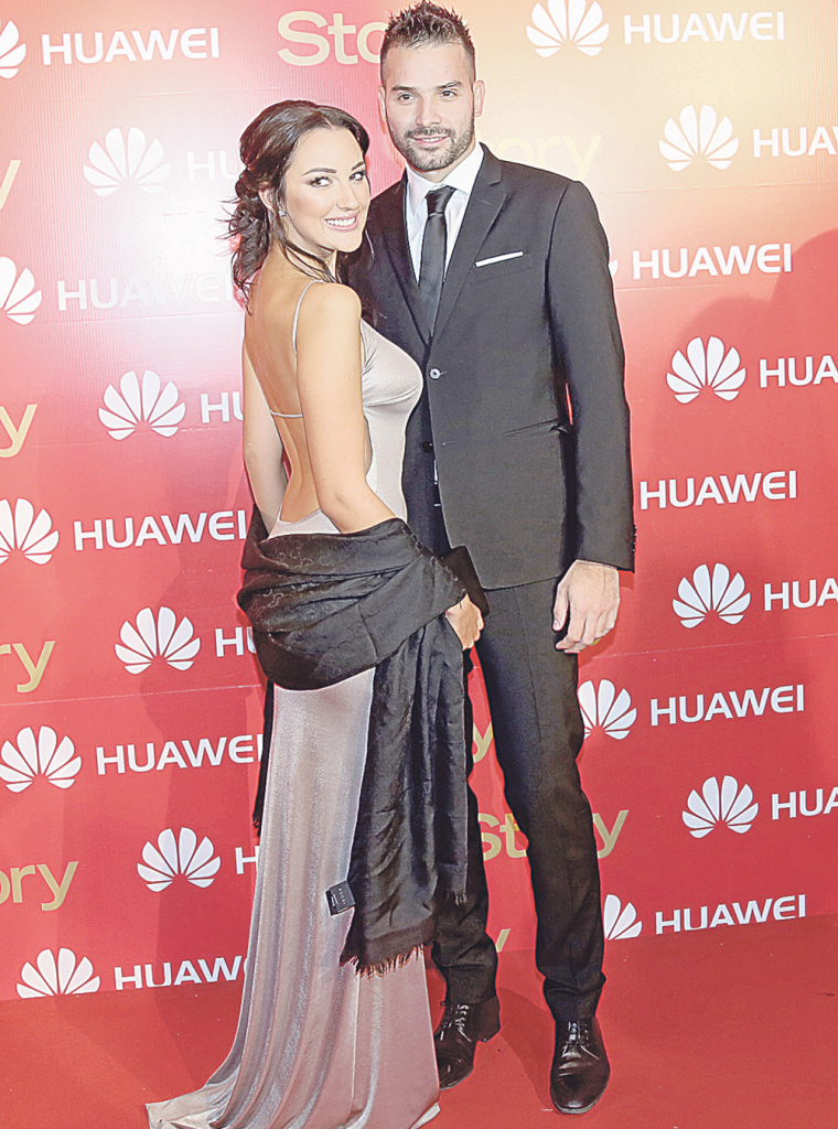 Filip opčinjen Aleksandrom