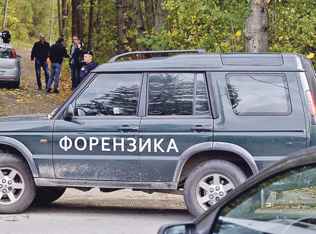 Još se ne zna ko je doneo oružje pred kuću premijera