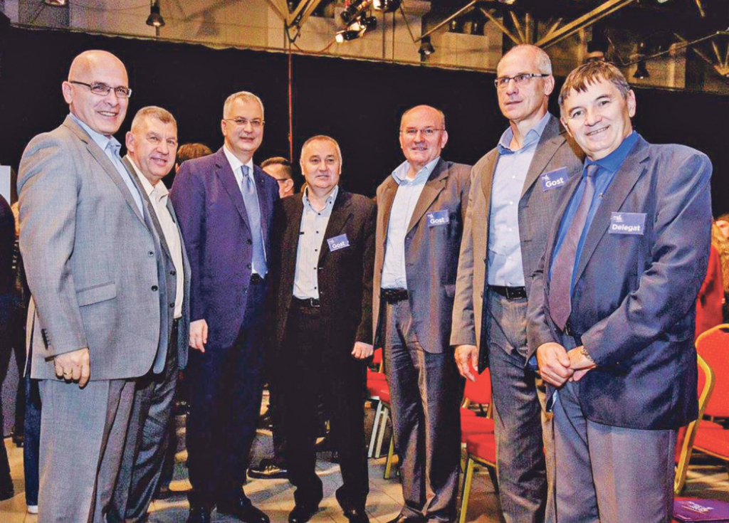 Staro društvo na okupu: Šutanovac sa generalima