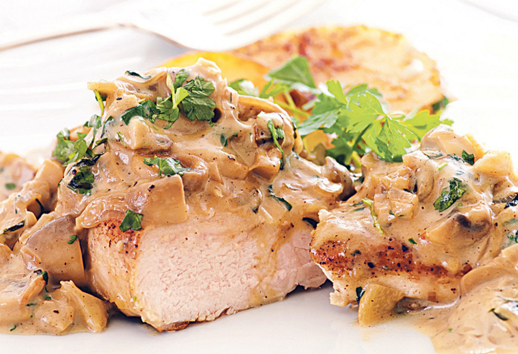 Pileći file sa slaninom i pečurkama