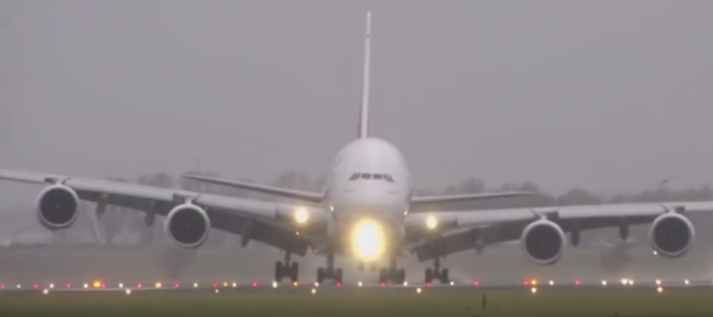 Teško sletanje A380 u Amsterdamu