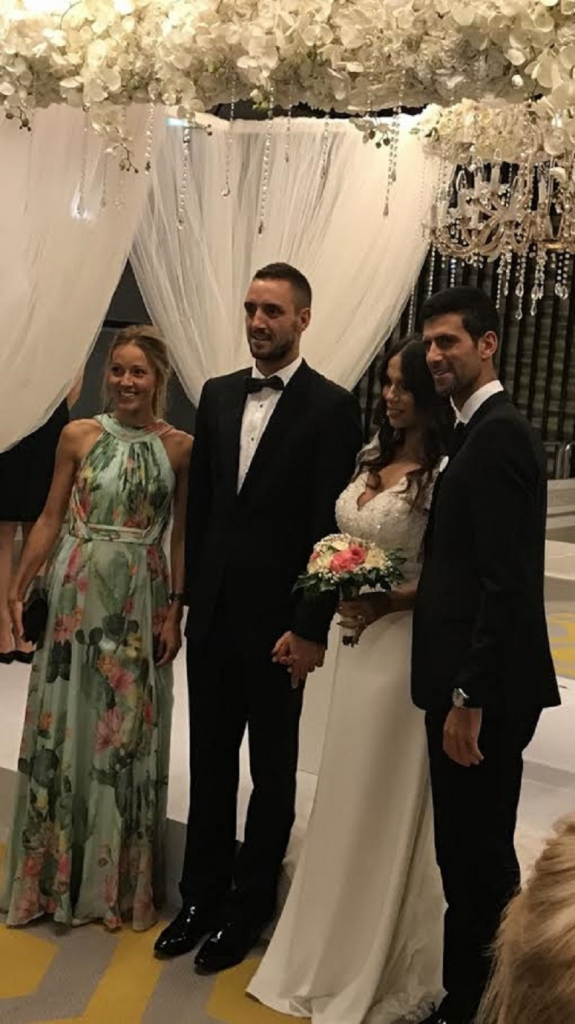 Nole i Jelena sa mladencima