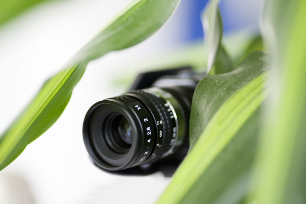 Špijuni, špijuniranje, prisluškivanje