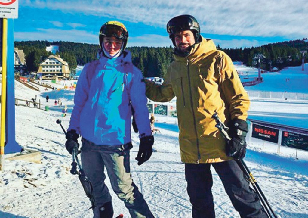 Uživaju na snegu: Lazar i Mateja