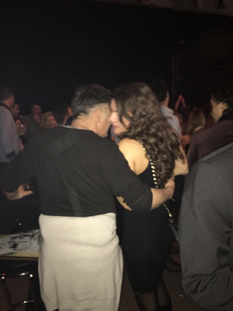 Leka u društvu anonimne brinete