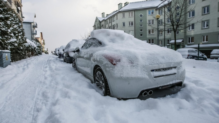 Automobili, sneg