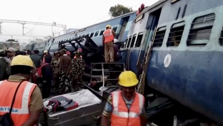 Strašna železnička nesreća u Indiji