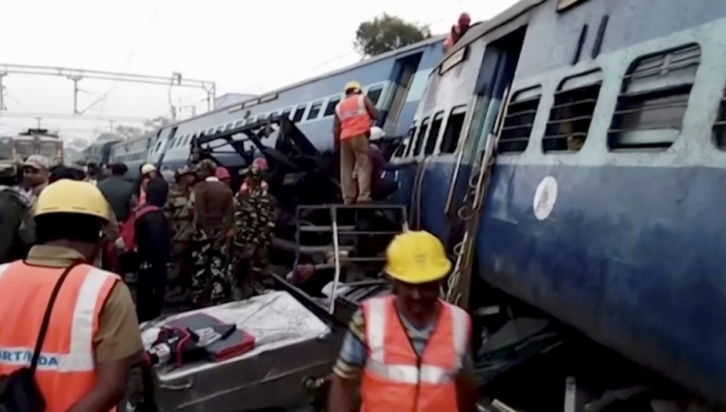 Strašna železnička nesreća u Indiji