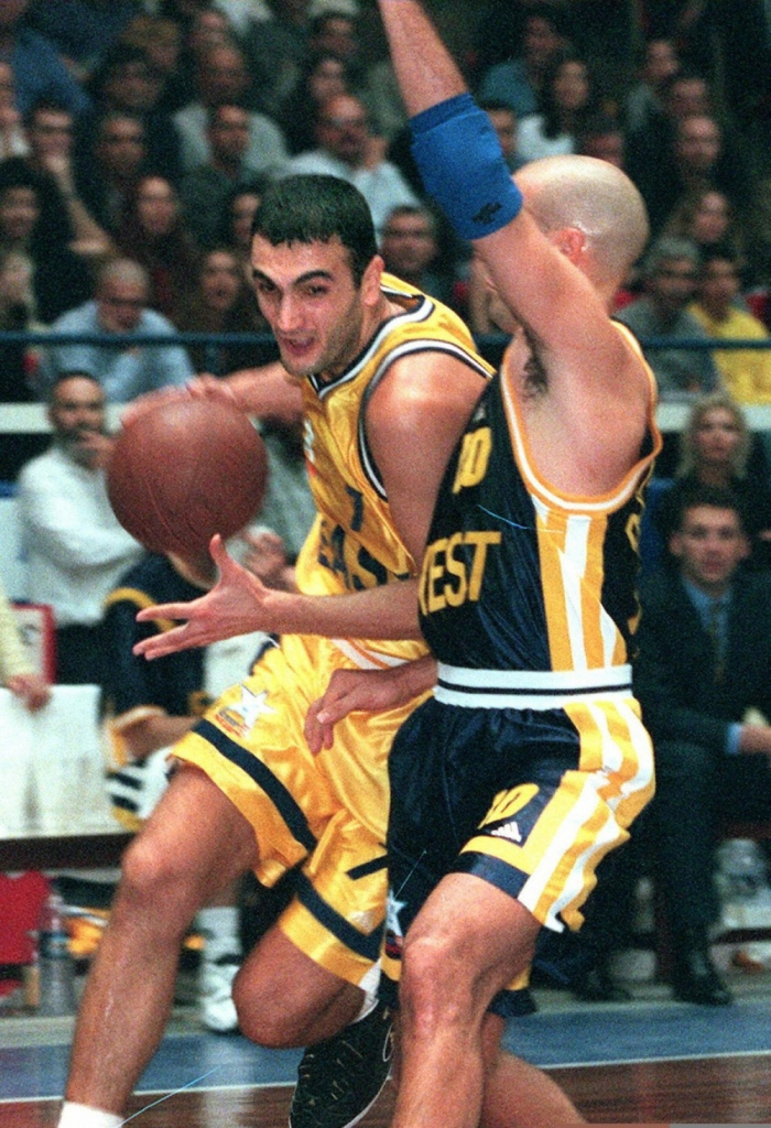 Naumoski (levo) u duelu sa Saletom Đorđevićem