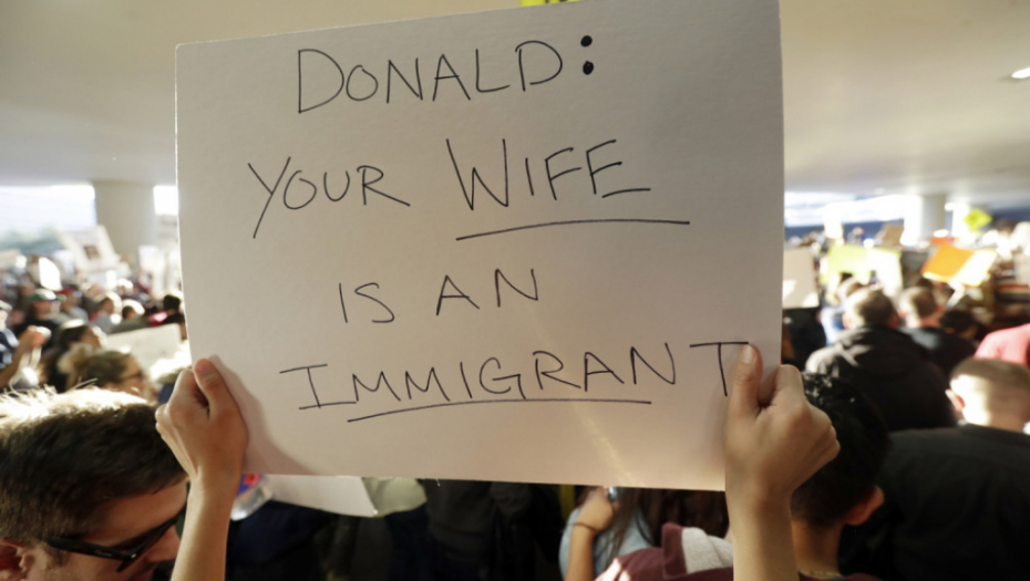 Donalde, žena ti je imigrant!