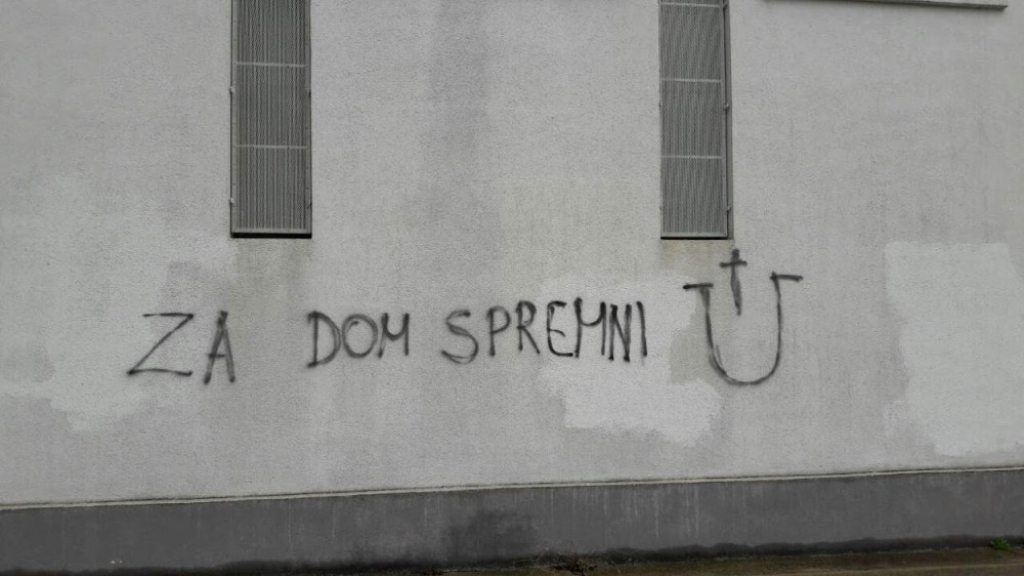 Ustaški grafit na pravoslavnoj crkvi u SInju