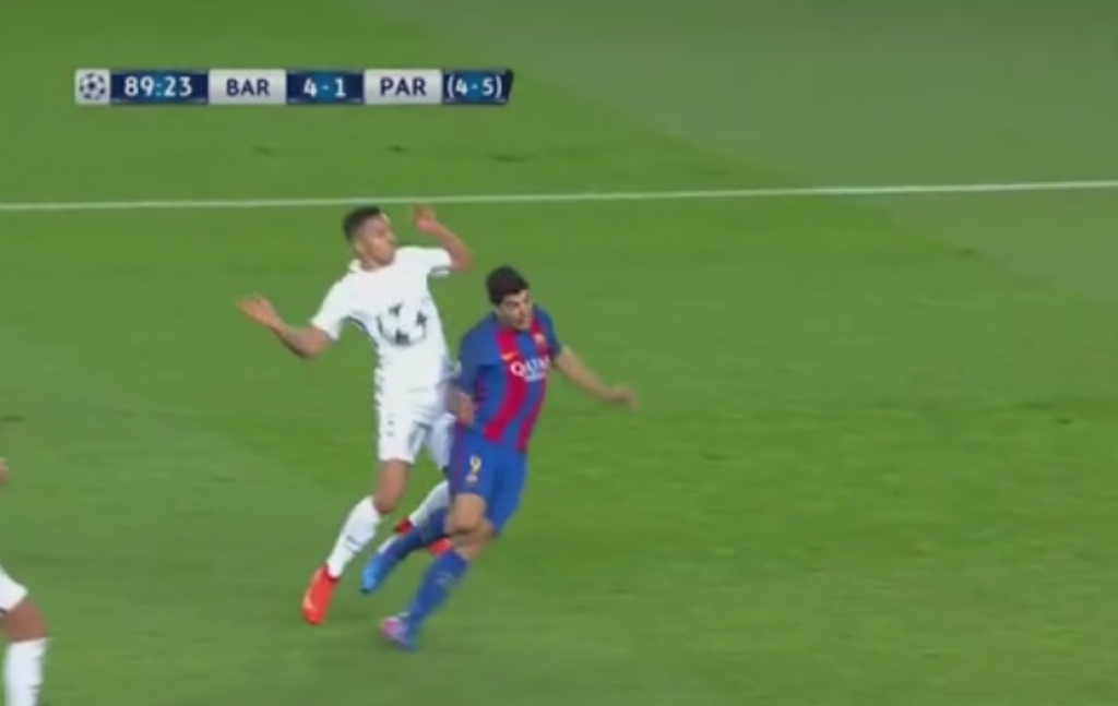 Folirant Suarez je morao da dobije žuti karton