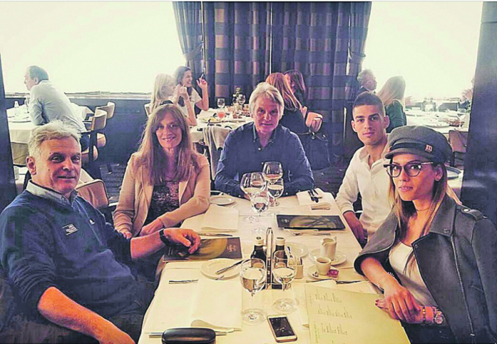 Vesela ekipa na okupu