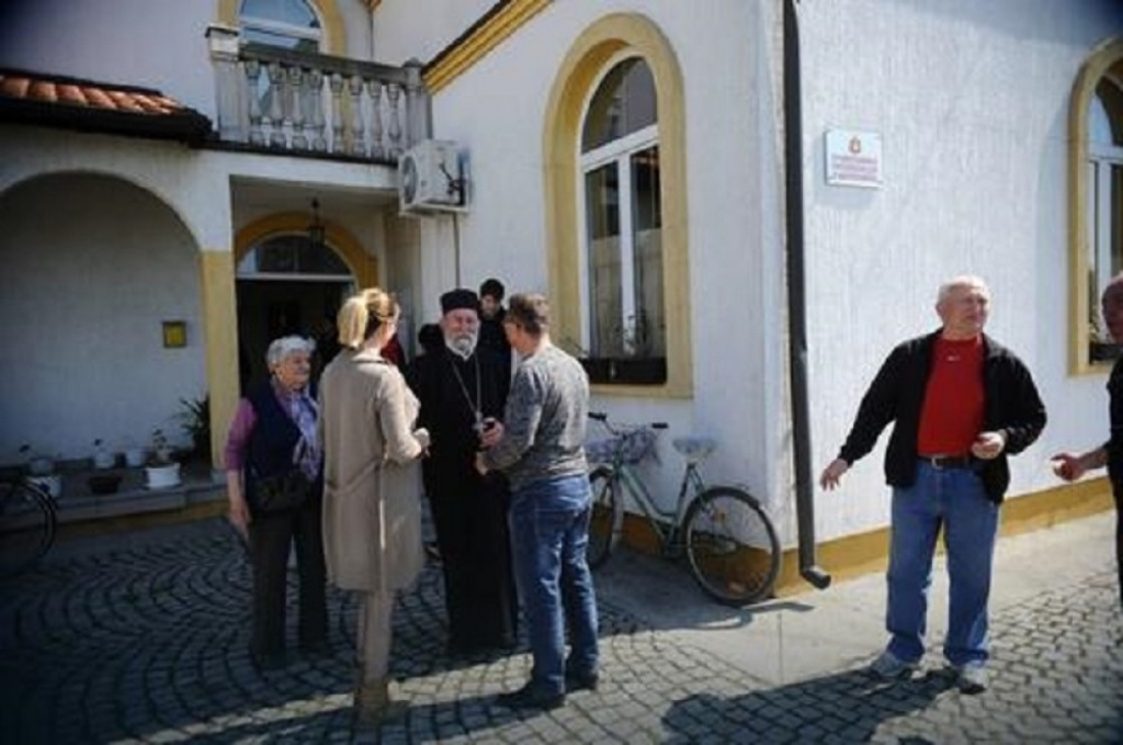 Biračko mesto u Busijama u crkvi