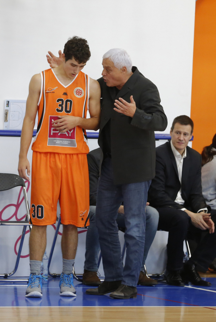 Muta Nikolić objašnjava