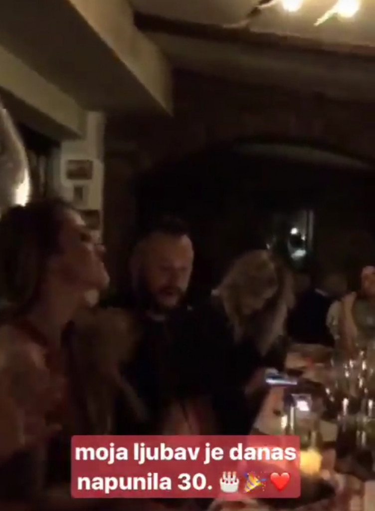 Ivan Ivanović slavio devojci rođendan