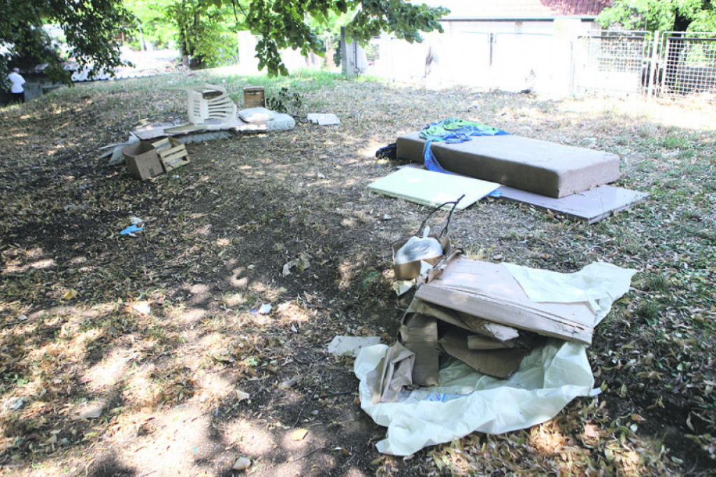 Na ovom dušeku nađen je mrtav Danilo Bogdanov