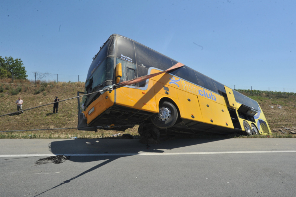 Nesreća autobus Feketić