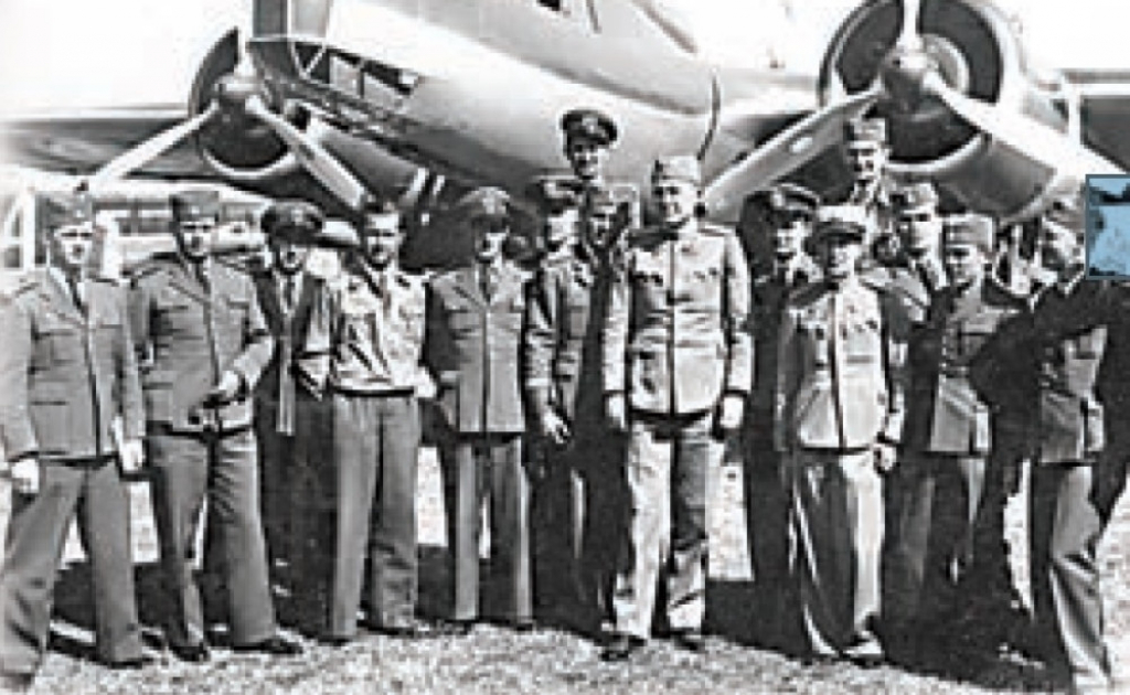 Piloti pored aviona tipa dornije