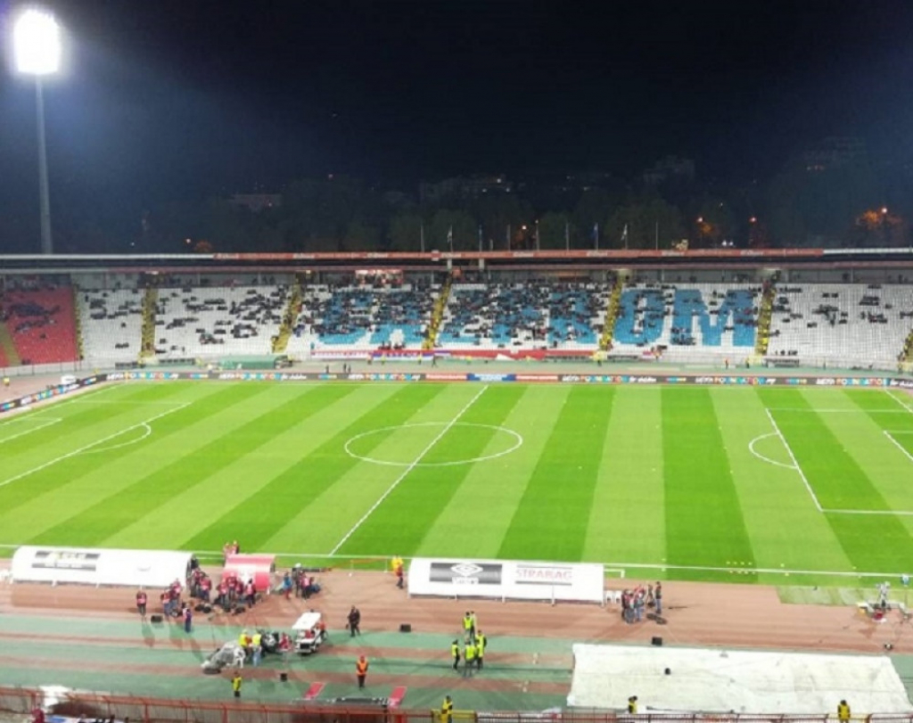 Atmosfera na stadionu sat vremena pred meč