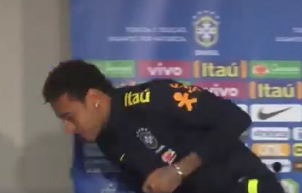 Nejmar najpre zaplakao, a onda istrčao sa konferencije