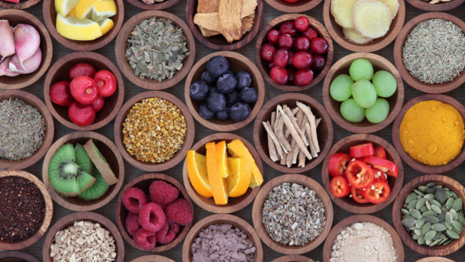 Voće vitamini korpa sa voćem zdravlje