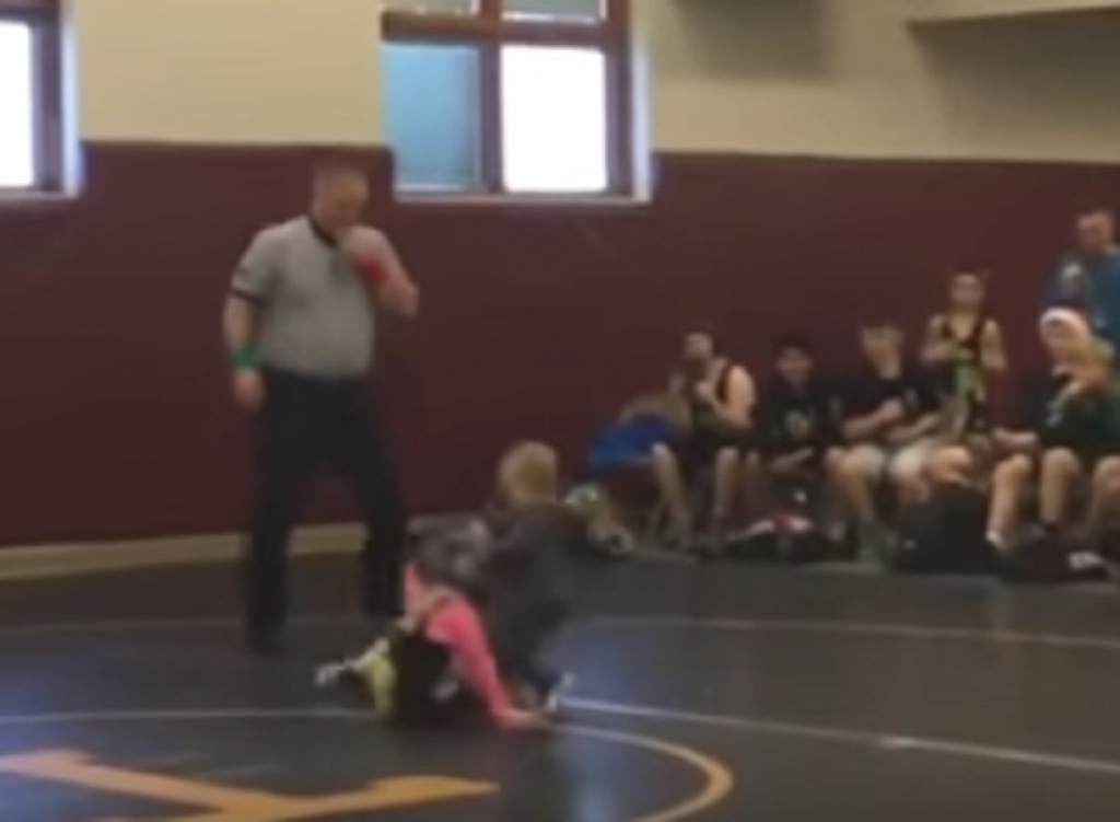 Uleteo da odbrani sestru