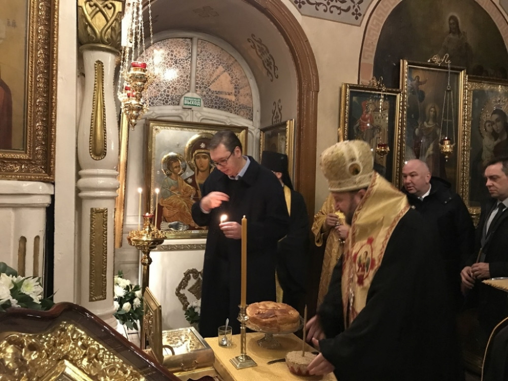 Aleksandar Vučić Moskva kolač