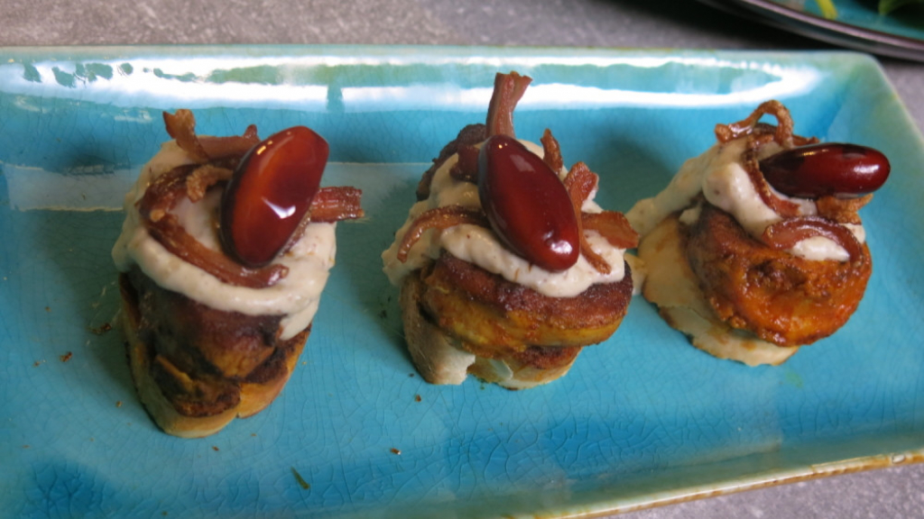 Svinjski file na hlebu u umaku od oraha