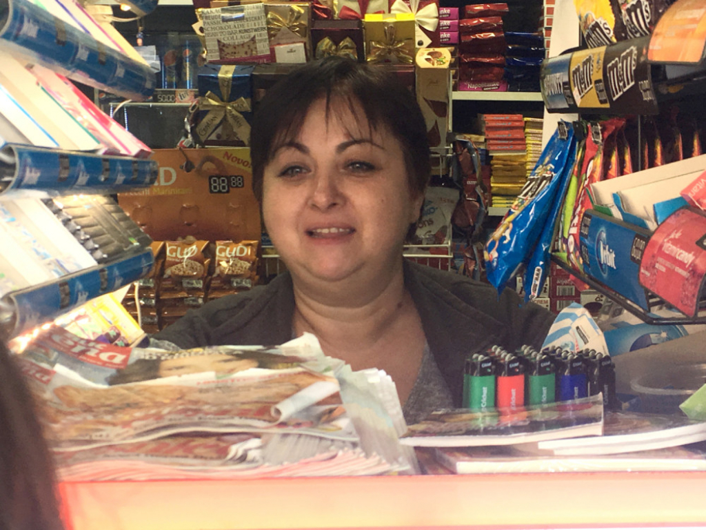 Vesna, Božić, rad, kiosk