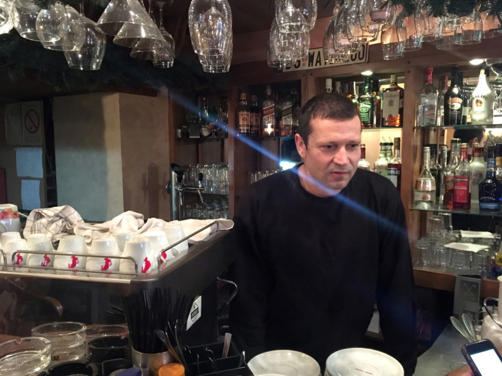 Marko, rad, Božić, kafić