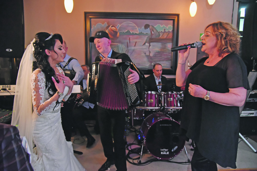 Ana Bekuta na svadbi Steve Simeunovića