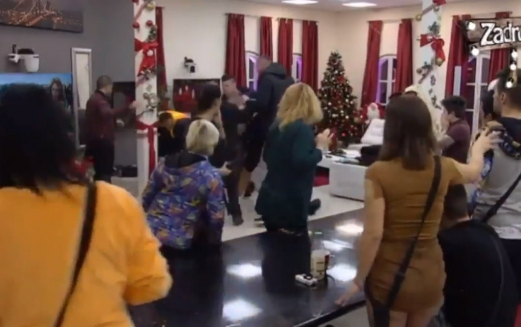 Miki udarao Lepog Miću u glavu